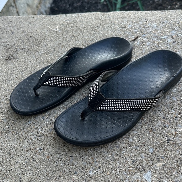 Vionic women’s black sandals size 9 - Picture 1 of 5